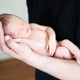Un bebé con síndrome de abstinencia pasa, como media, 30 días en el hospital. iStock.